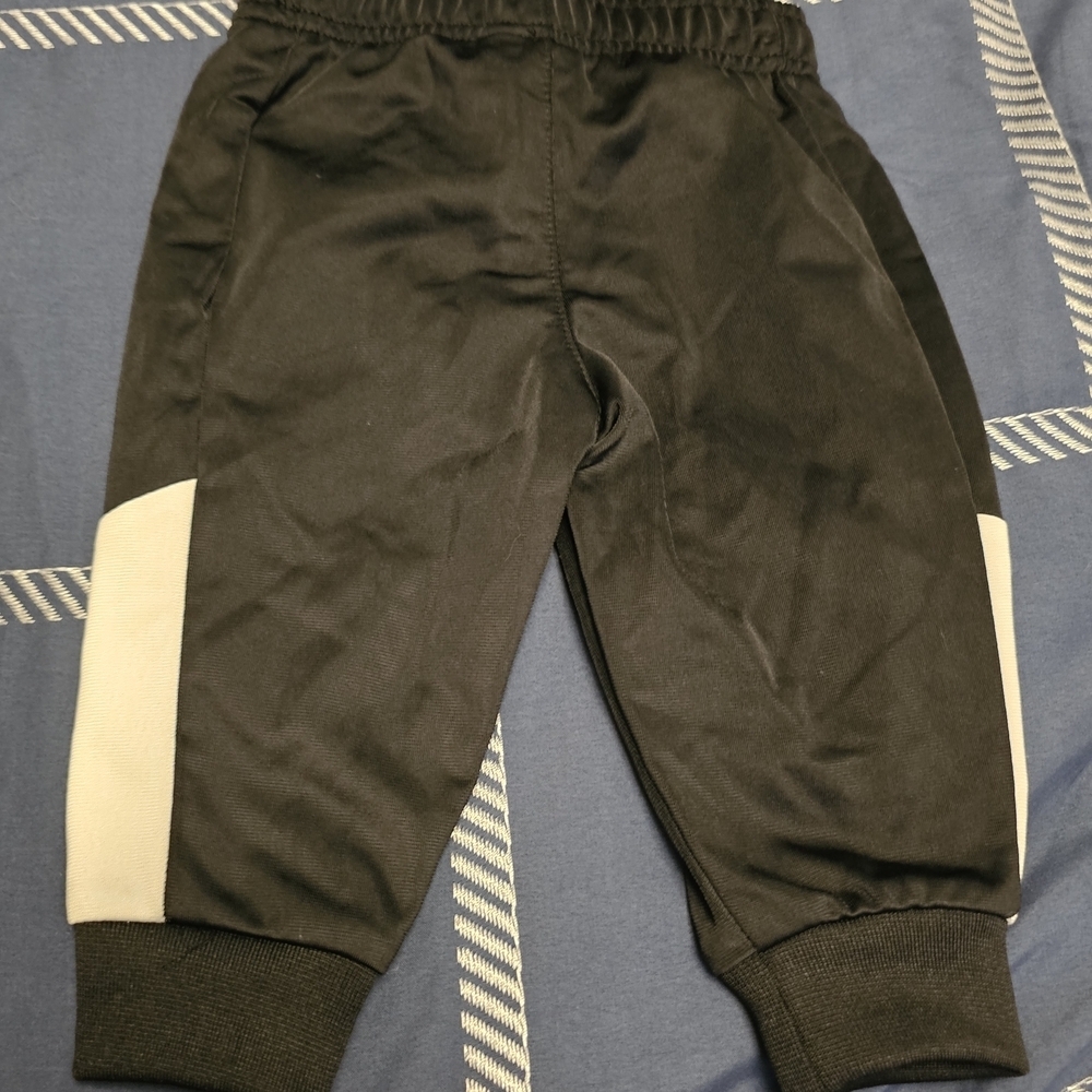 Nike Kids Black and White Sweatpants - Picture 6 of 9